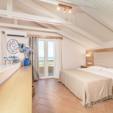 Niver Luxury Suites Lefkáda 객실 사진