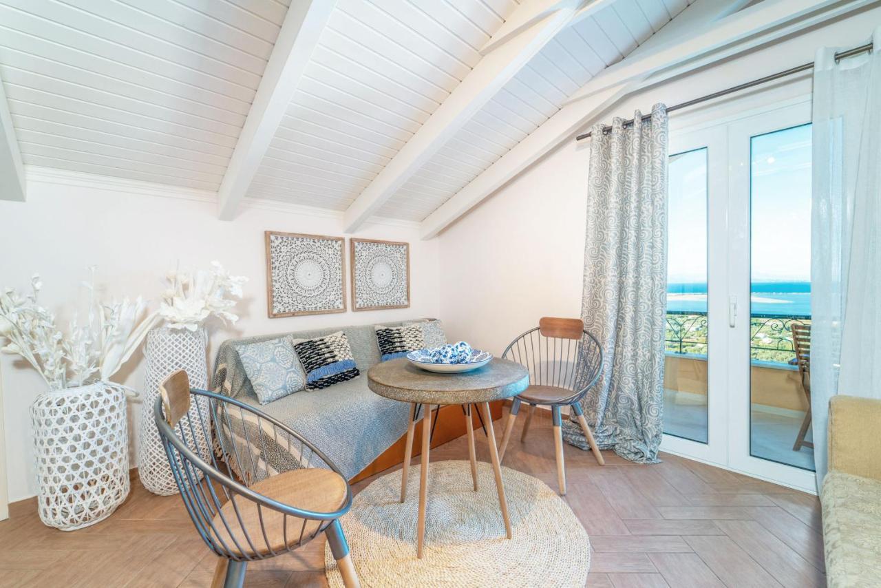 Niver Luxury Suites Lefkáda 외부 사진